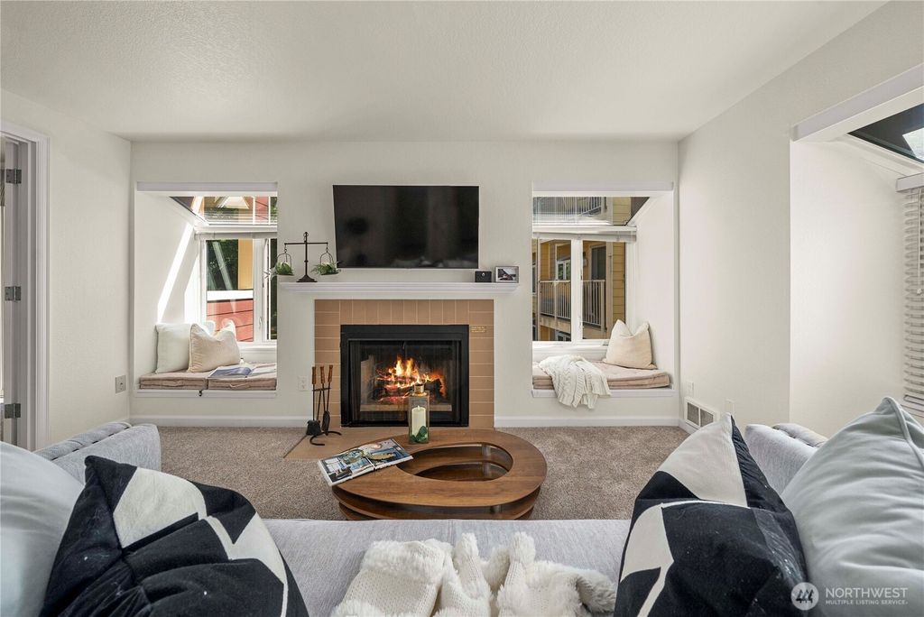 7280 W Lake Sammamish Parkway NE #4-206, Redmond, WA 98052