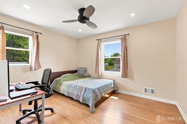 19 Ballo Place, Edison, NJ 08820