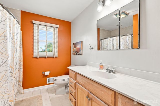 19 Ballo Place, Edison, NJ 08820