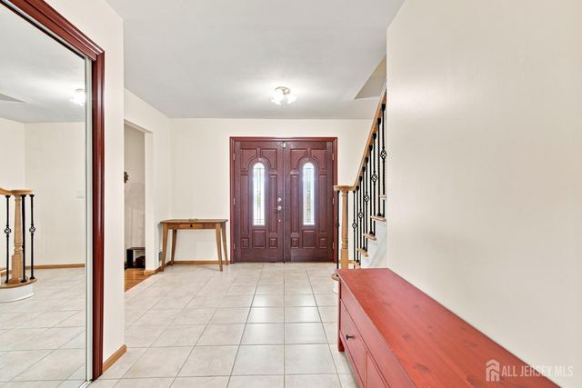 19 Ballo Place, Edison, NJ 08820