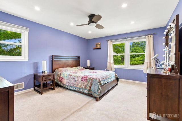 19 Ballo Place, Edison, NJ 08820