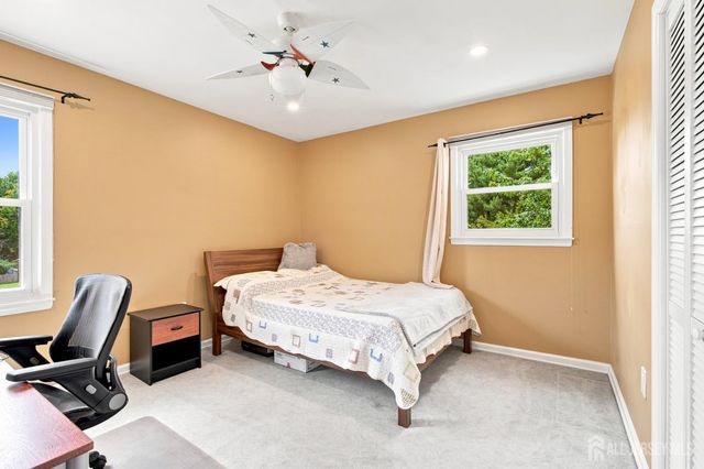 19 Ballo Place, Edison, NJ 08820