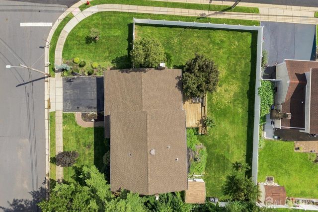 19 Ballo Place, Edison, NJ 08820