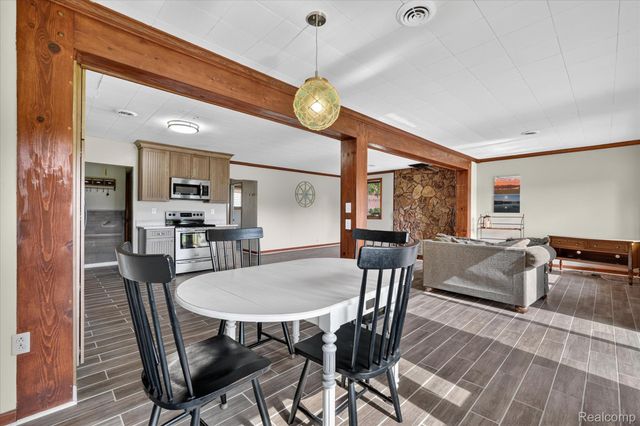 6390 Buckshore Drive, Hamburg Township, MI 48189