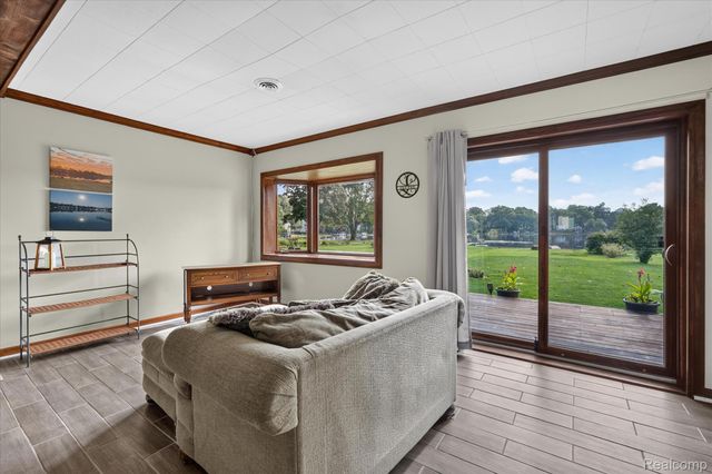 6390 Buckshore Drive, Hamburg Township, MI 48189