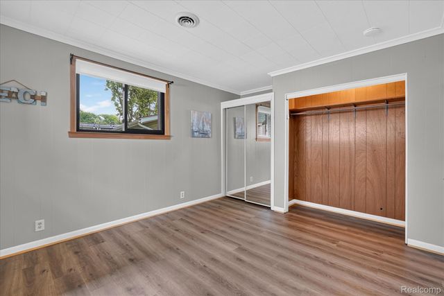 6390 Buckshore Drive, Hamburg Township, MI 48189