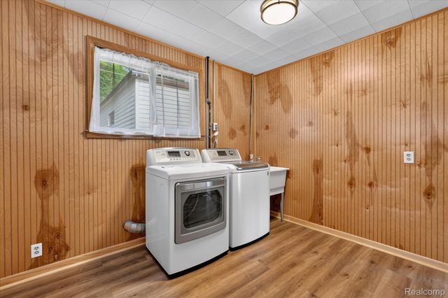 6390 Buckshore Drive, Hamburg Township, MI 48189