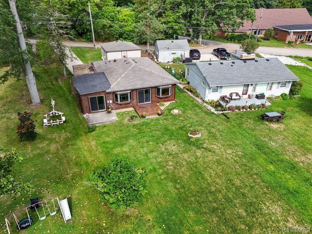 6390 Buckshore Drive, Hamburg Township, MI 48189