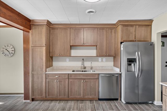 6390 Buckshore Drive, Hamburg Township, MI 48189