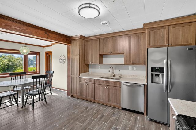 6390 Buckshore Drive, Hamburg Township, MI 48189