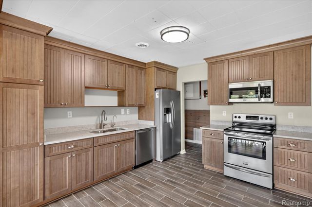 6390 Buckshore Drive, Hamburg Township, MI 48189