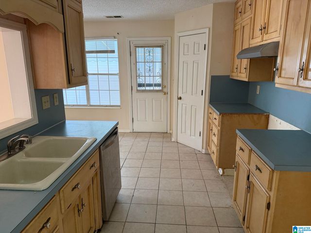 1705 LAKE PARK CIRCLE, Center Point, AL 35215