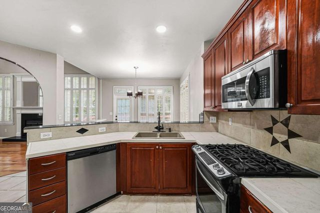 1014 Deer Hollow Drive, Woodstock, GA 30189