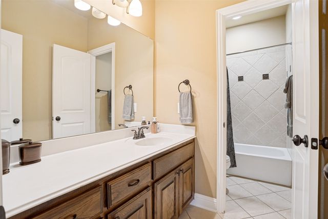 1209 Diamond Leaf Drive, Corinth, TX 76208