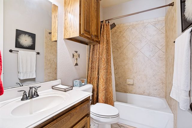 1209 Diamond Leaf Drive, Corinth, TX 76208