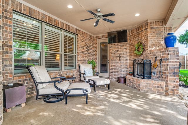1209 Diamond Leaf Drive, Corinth, TX 76208