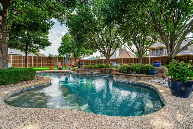 1209 Diamond Leaf Drive, Corinth, TX 76208