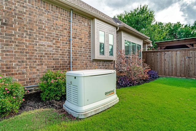 1209 Diamond Leaf Drive, Corinth, TX 76208