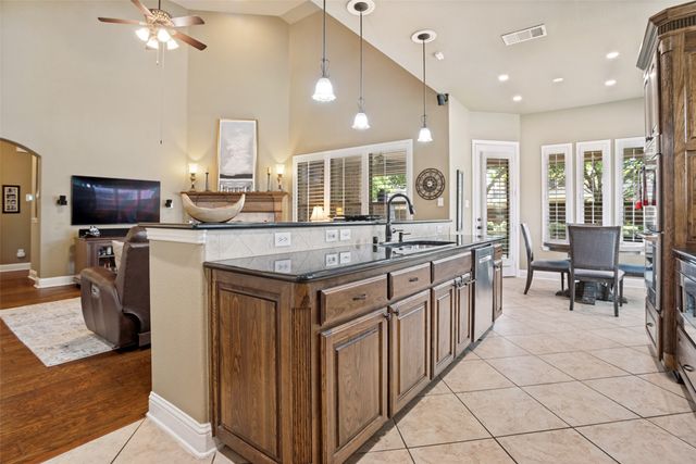 1209 Diamond Leaf Drive, Corinth, TX 76208