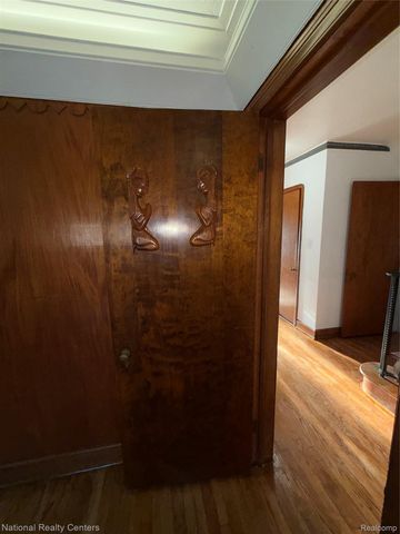 18400 Woodingham Drive, Detroit, MI 48221