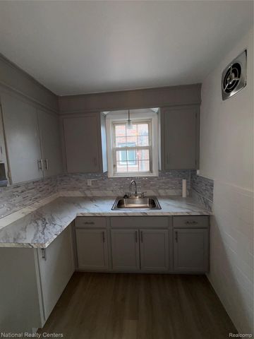 18400 Woodingham Drive, Detroit, MI 48221