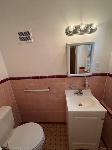 18400 Woodingham Drive, Detroit, MI 48221