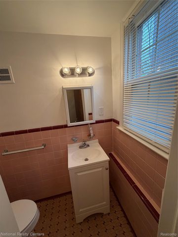 18400 Woodingham Drive, Detroit, MI 48221