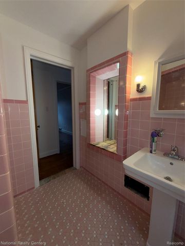 18400 Woodingham Drive, Detroit, MI 48221