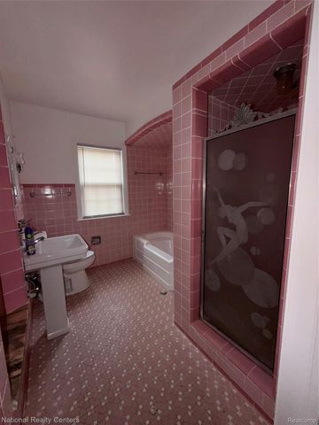 18400 Woodingham Drive, Detroit, MI 48221