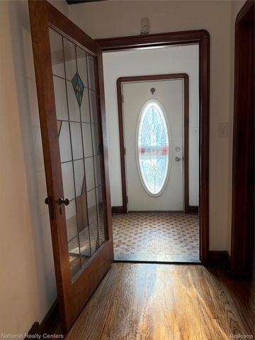 18400 Woodingham Drive, Detroit, MI 48221