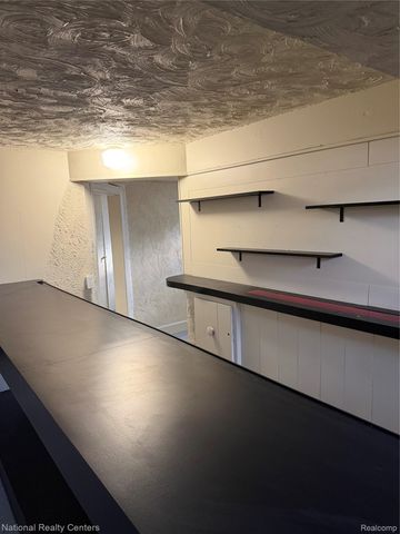 18400 Woodingham Drive, Detroit, MI 48221