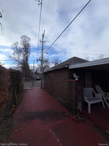 18400 Woodingham Drive, Detroit, MI 48221