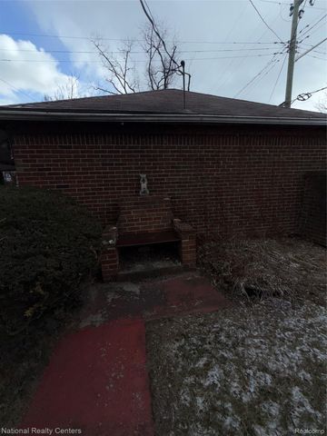 18400 Woodingham Drive, Detroit, MI 48221