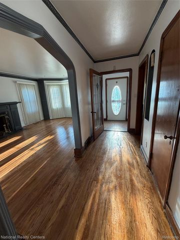 18400 Woodingham Drive, Detroit, MI 48221