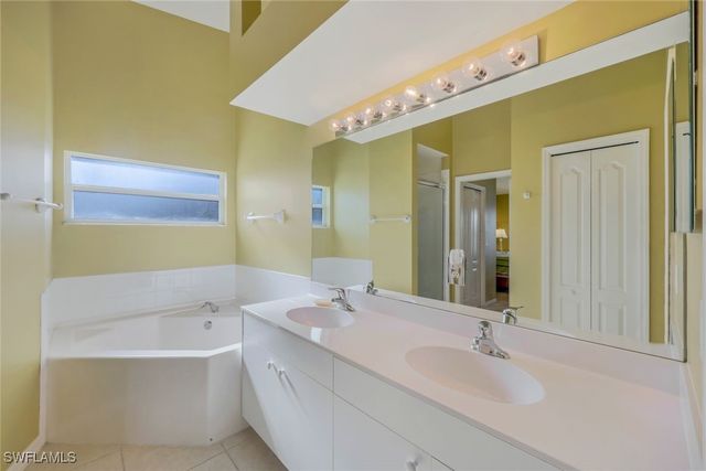 2790 Cypress Trace CIR 2228, Naples, FL 34119