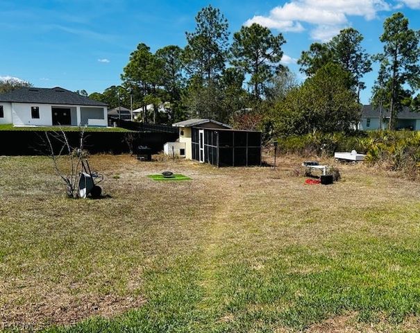 1105 James AVE, Lehigh Acres, FL 33936