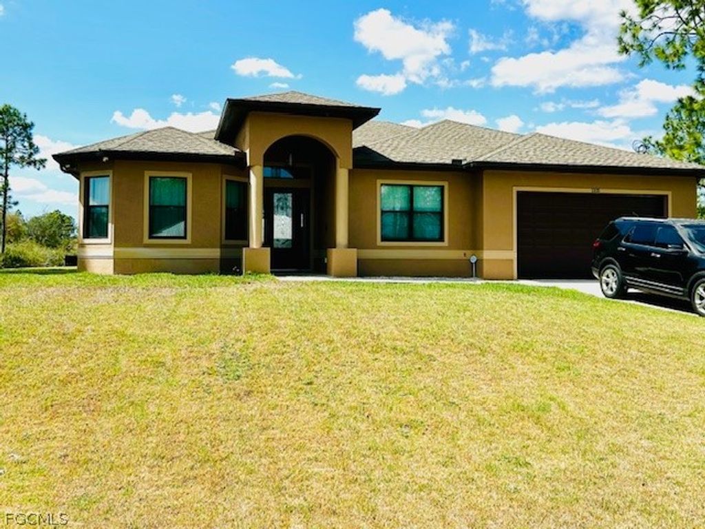 1105 James AVE, Lehigh Acres, FL 33936