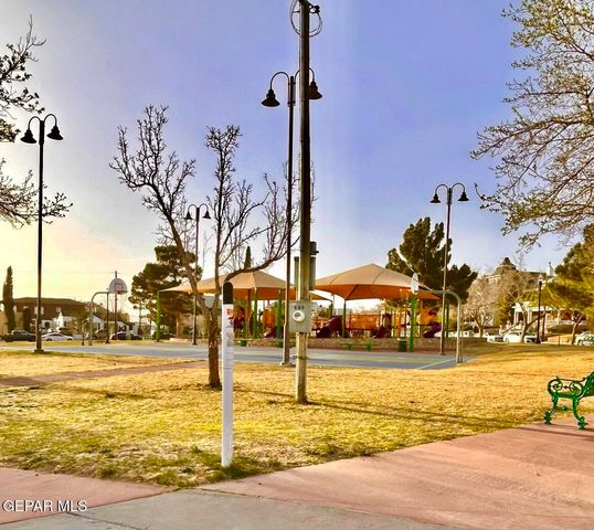 521 RANDOLPH Drive, El Paso, TX 79902