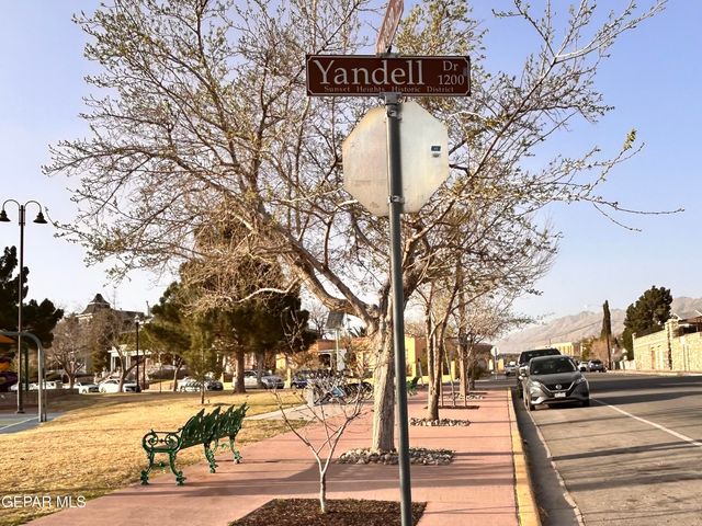521 RANDOLPH Drive, El Paso, TX 79902
