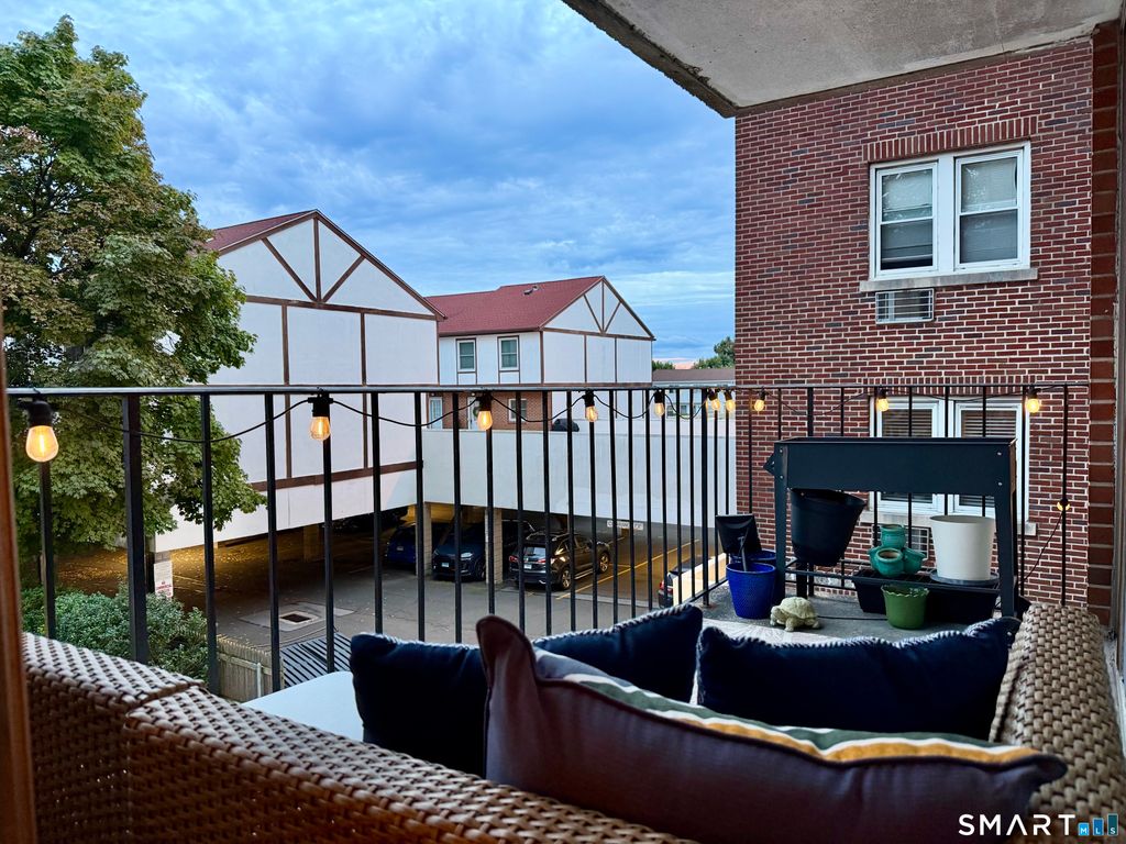 87 Glenbrook Road 2B, Stamford, CT 06902