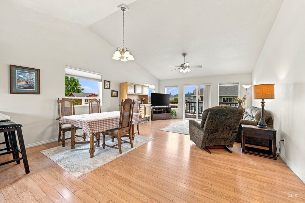 1806 Koda Court, Moscow, ID 83843 photo 4