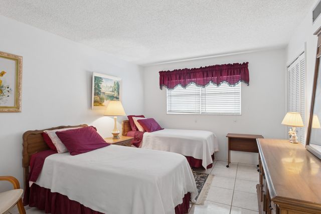 250 John F Kennedy Drive 202, Atlantis, FL 33462