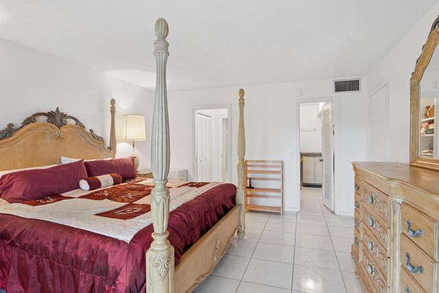 250 John F Kennedy Drive 202, Atlantis, FL 33462