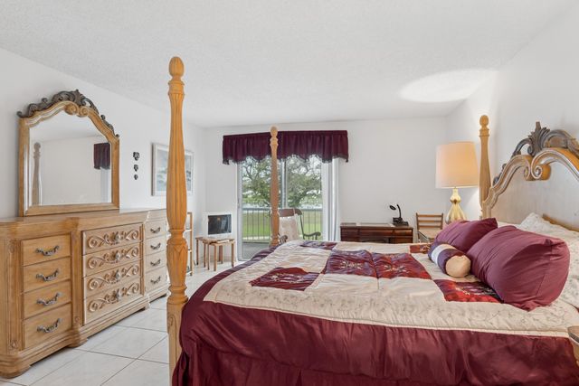 250 John F Kennedy Drive 202, Atlantis, FL 33462