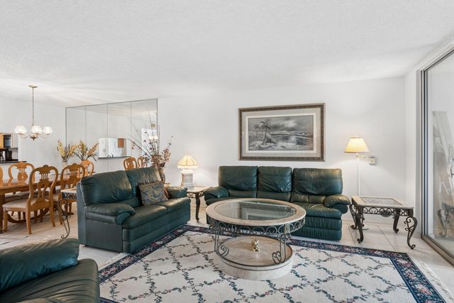 250 John F Kennedy Drive 202, Atlantis, FL 33462