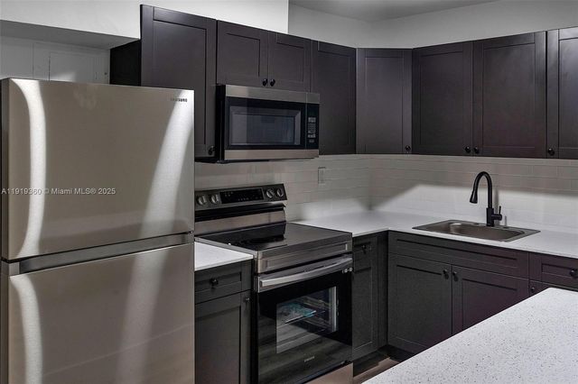 4037 SW 65th Ave 12, South Miami, FL 33155