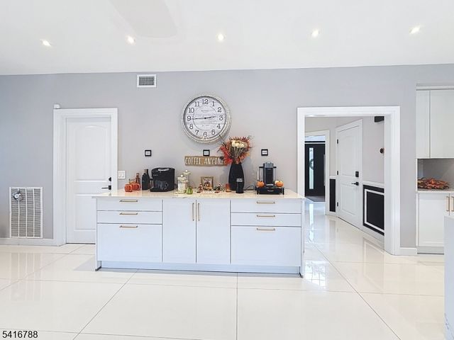 99 Lambert Drive, Sparta Twp., NJ 07871