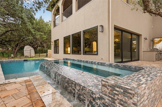 901 Sun Ray, Horseshoe Bay, TX 78657