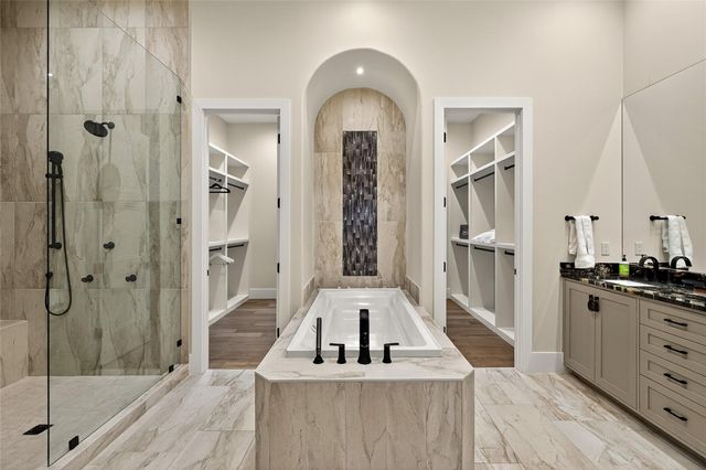 901 Sun Ray, Horseshoe Bay, TX 78657