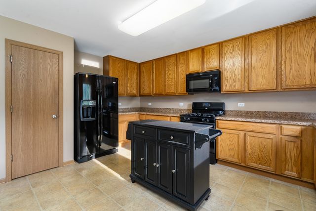 16320 Spring Creek Lane, Plainfield, IL 60586